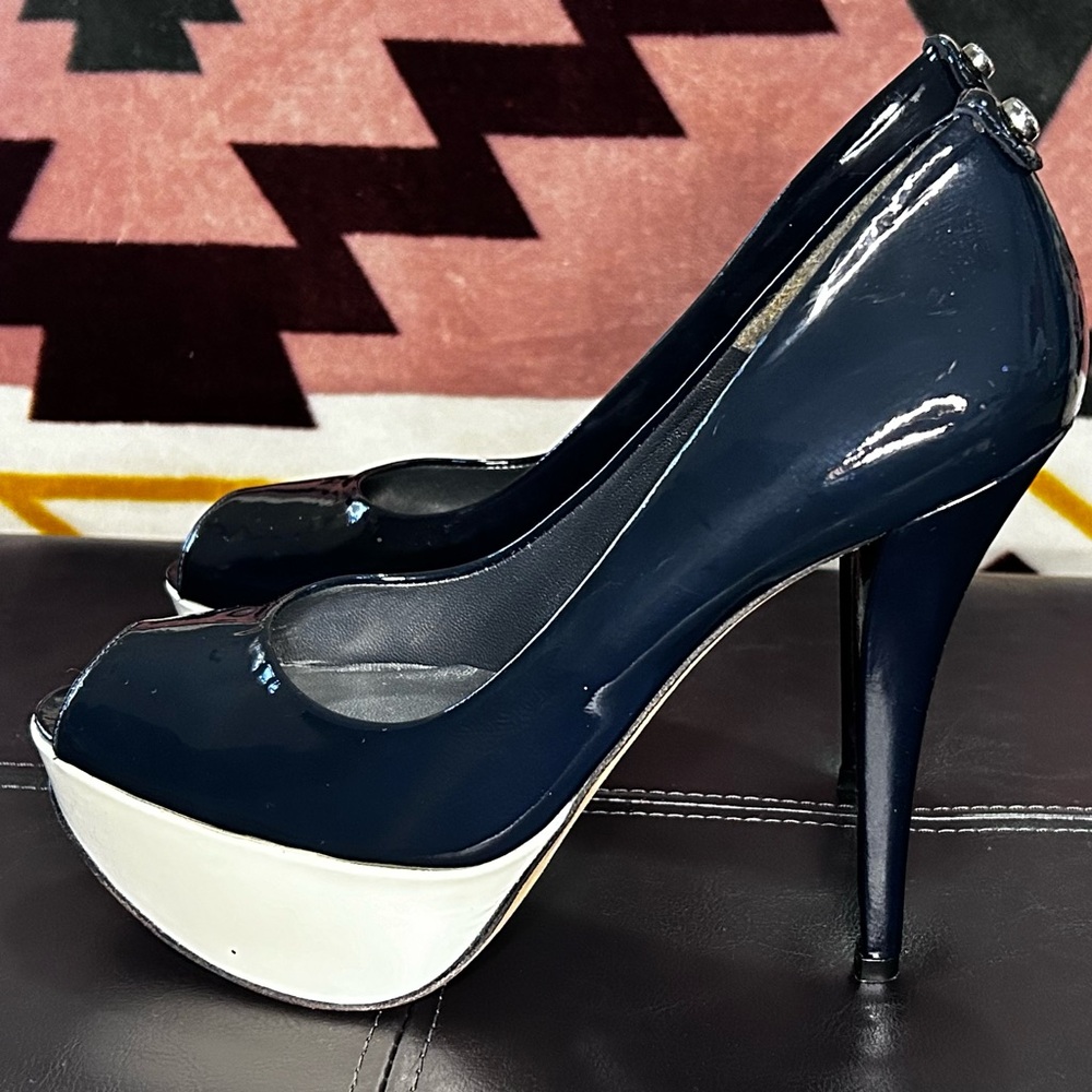 🔥STUART WEITZMAN HEELS🔥